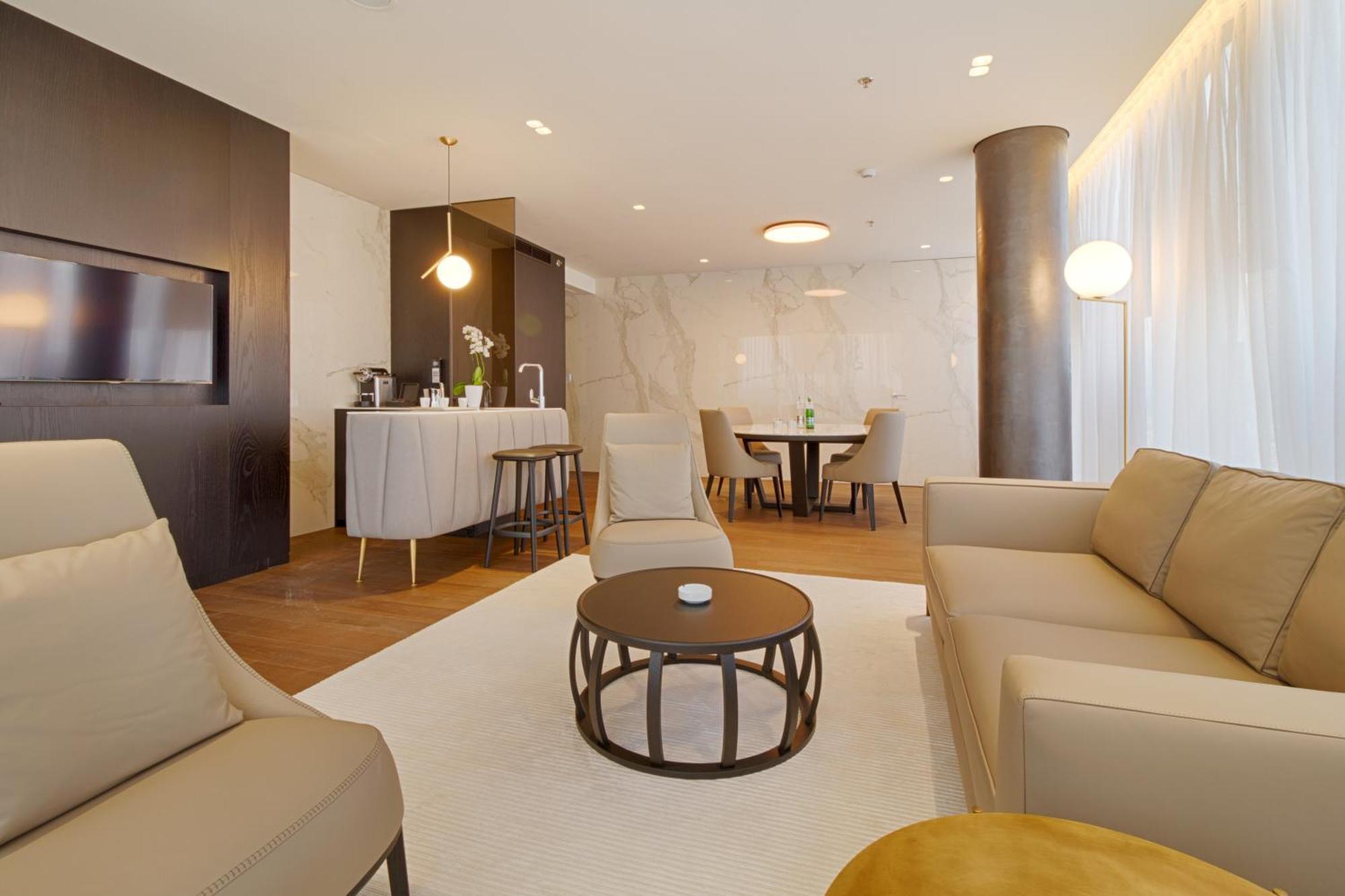 Maritim Plaza 5*
